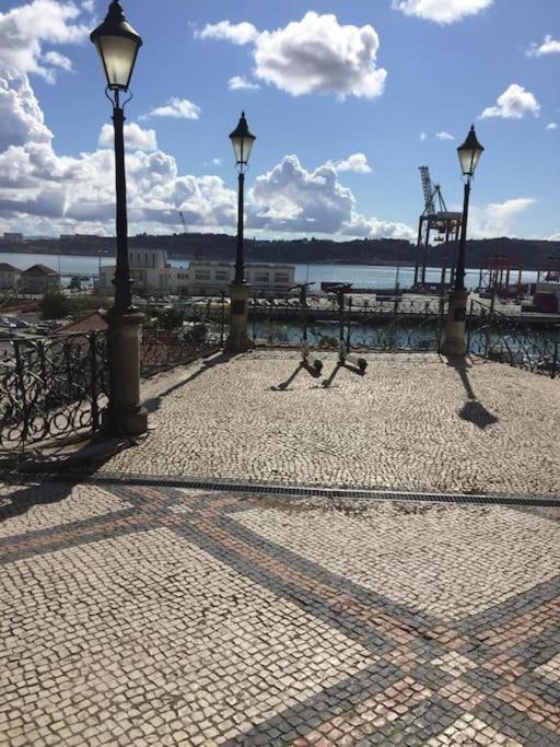 Cozy Estrela Apartment Lisbon Bagian luar foto