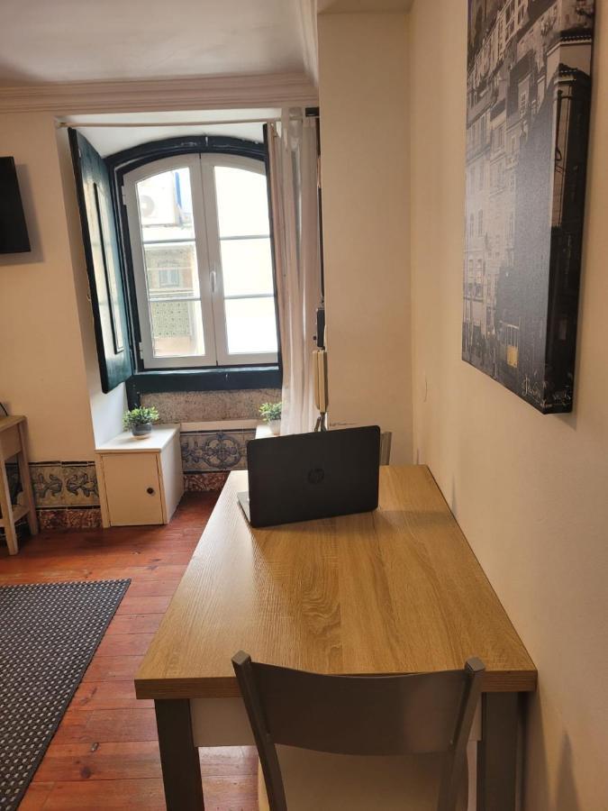 Cozy Estrela Apartment Lisbon Bagian luar foto