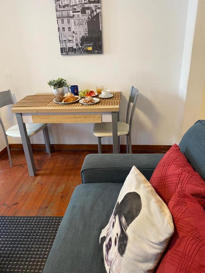 Cozy Estrela Apartment Lisbon Bagian luar foto